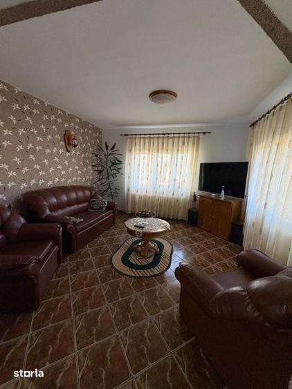 Casă cu 5 camere cu Teren 1600 Mp în Săcălășeni