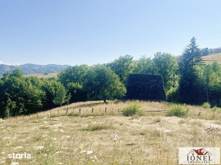 Casă cu 2 camere cu Teren 116445 Mp în Mogoș