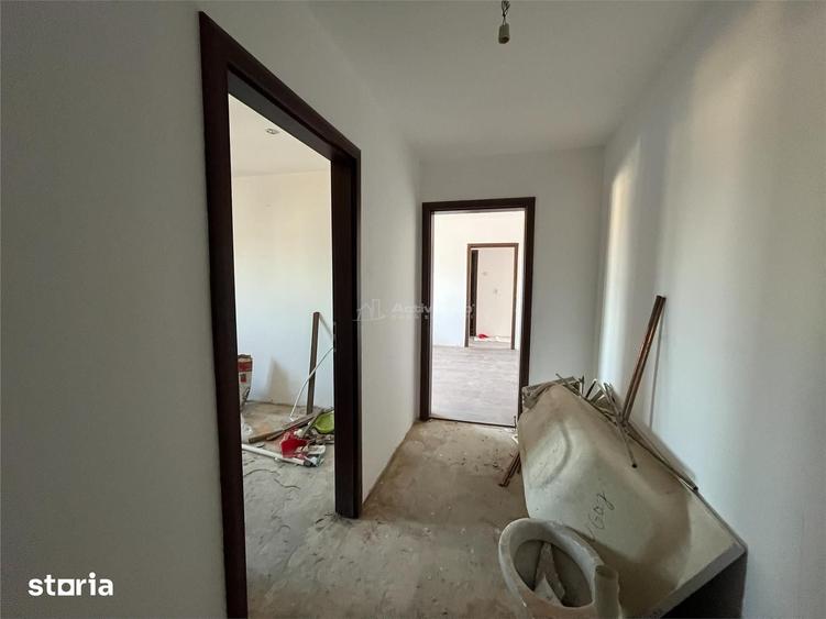 Apartament cu 3 camere semidecomandat în Ultracentral