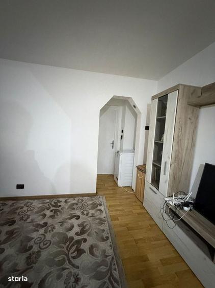 Apartament cu 2 camere semidecomandat în Romanilor