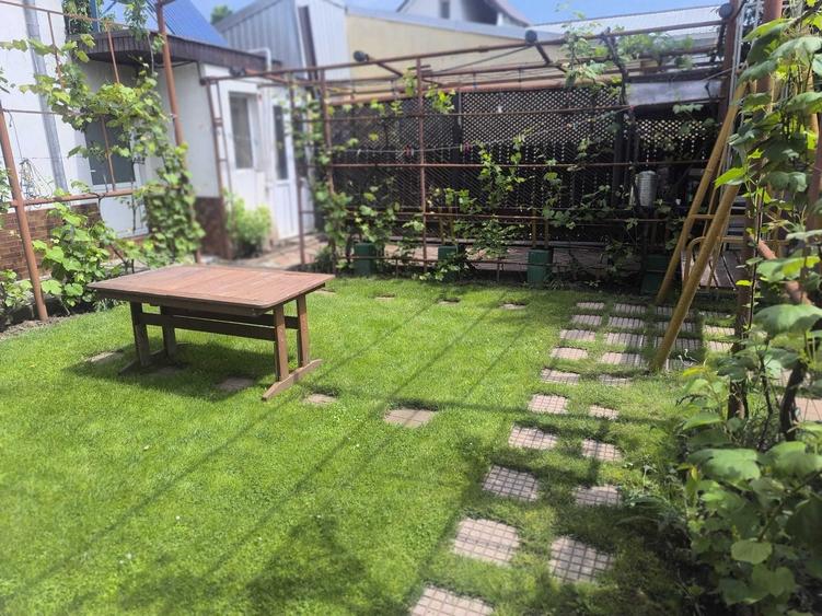 Casă cu 4 camere în Exterior Vest