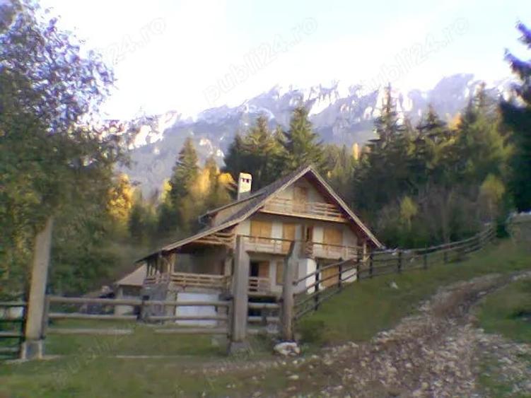 Casă cu 6 camere cu Teren 3884 Mp în Plaiul Foii