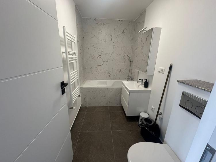 Apartament cu 3 camere semidecomandat, mobilat în Arhitecților - Calea Cisnădiei