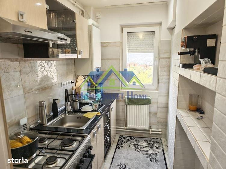 Apartament cu 3 camere decomandat în Central