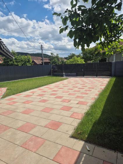 Casă cu 4 camere în Exterior Vest