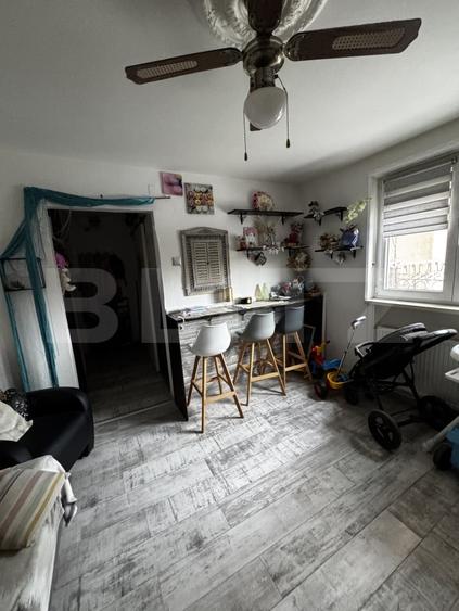Apartament cu 2 camere semidecomandat, mobilat în Rovinari