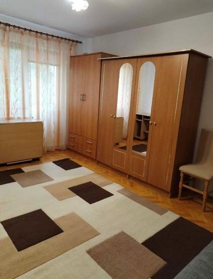 Apartament cu 2 camere semidecomandat, mobilat în Alexandru cel Bun