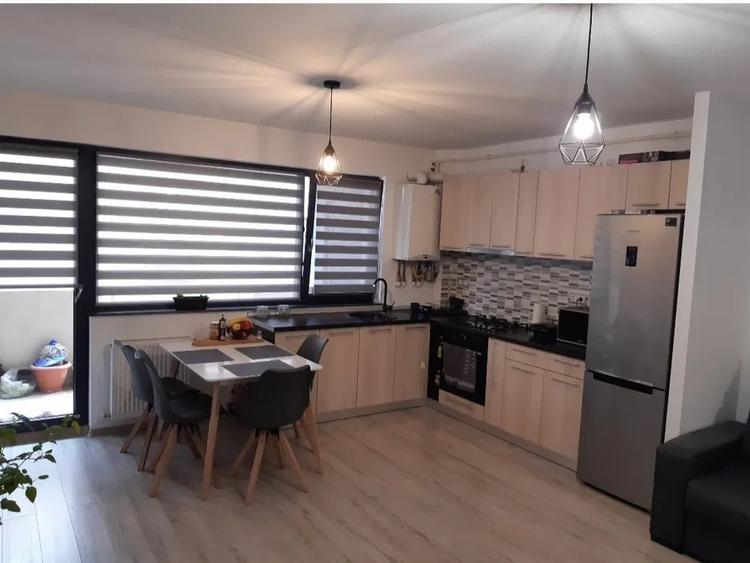 Apartament cu 2 camere semidecomandat, mobilat în Florești — fotografia 2