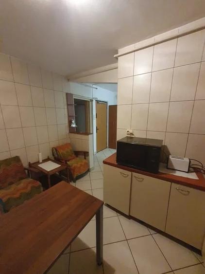 Apartament cu 2 camere decomandat, mobilat în Gorjului