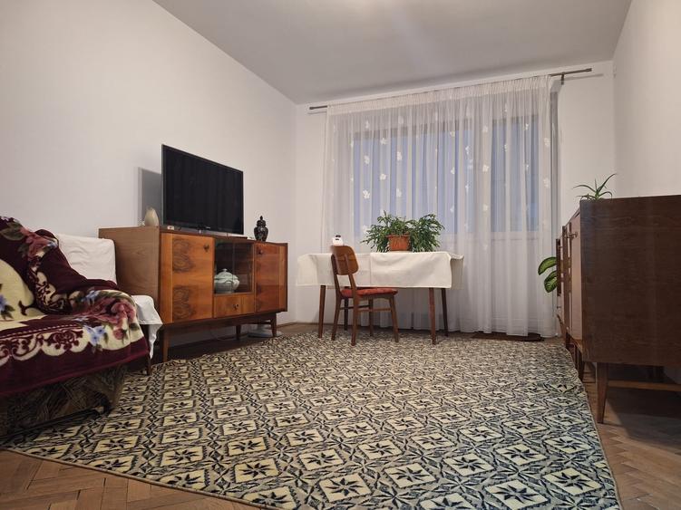 Apartament cu 2 camere decomandat în Delfinariu