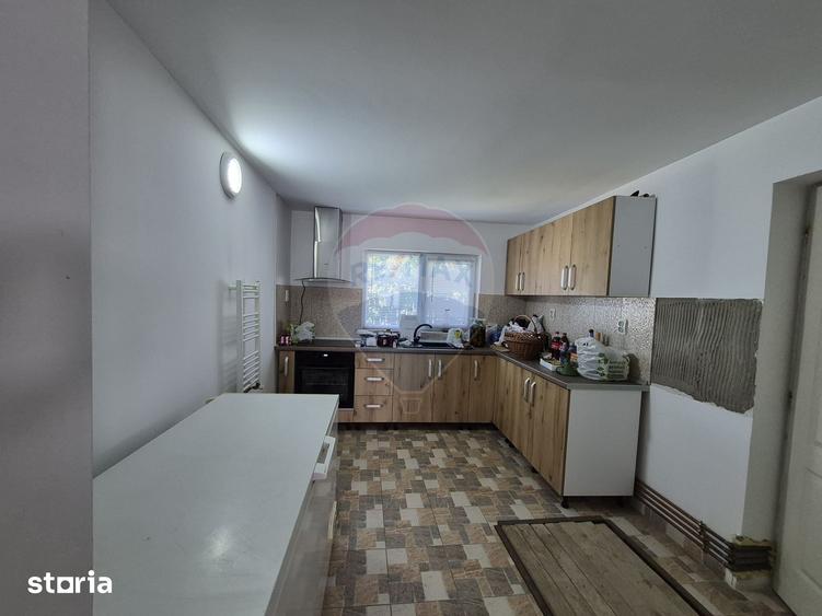 Casă cu 4 camere cu Teren 662 Mp în Vidra