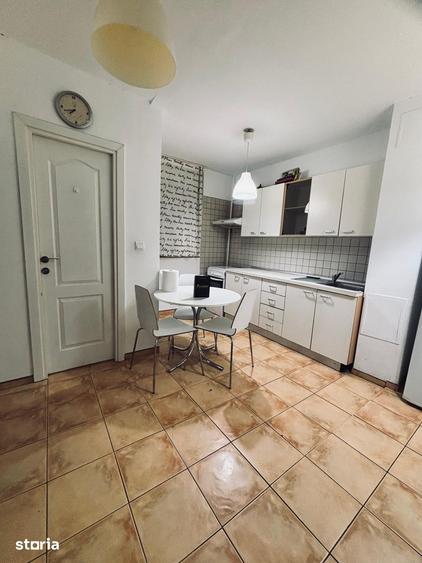 Apartament cu 3 camere decomandat în Tineretului
