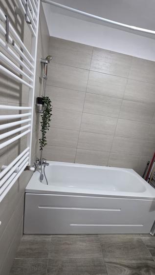 Apartament cu 2 camere decomandat în Runcu