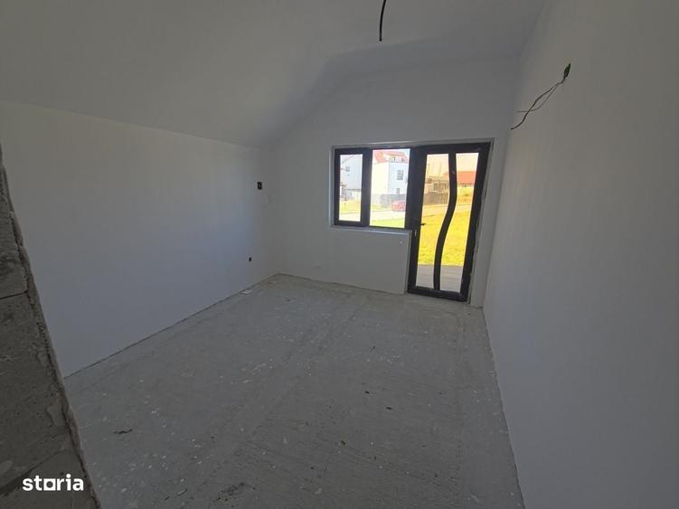 Casă cu 4 camere cu Teren 210 Mp în Valu lui Traian