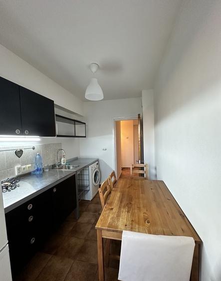 Apartament cu 3 camere decomandat în Titulescu