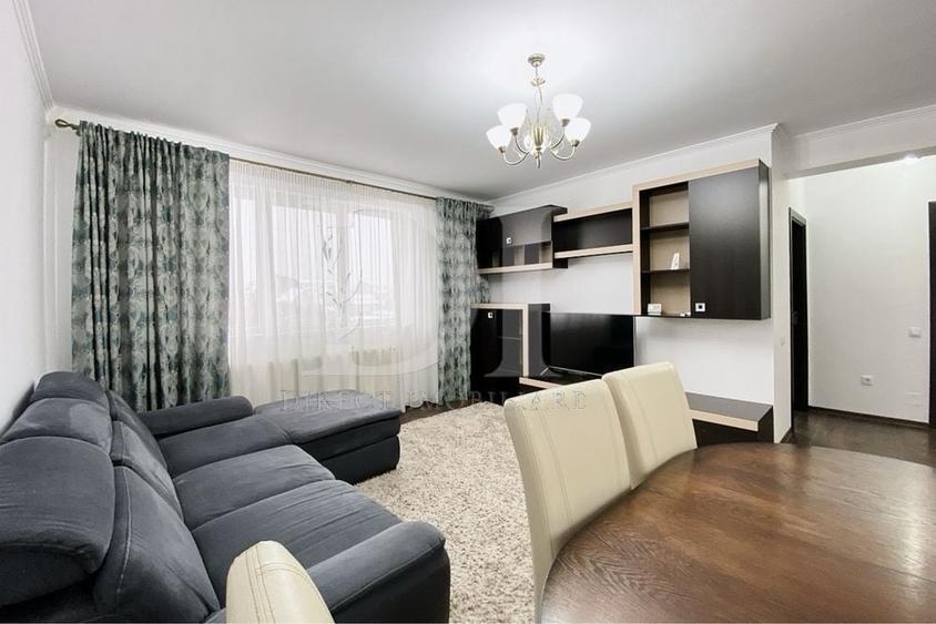 Apartament cu 3 camere decomandat, mobilat în Florești