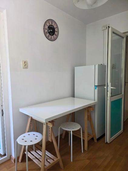 Apartament cu 2 camere semidecomandat, mobilat în Iancului