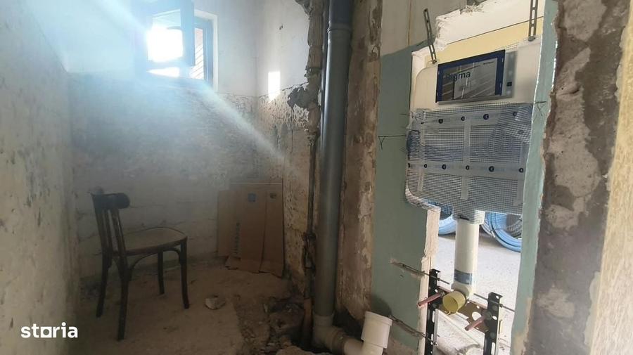 Apartament cu 4 camere decomandat în Central