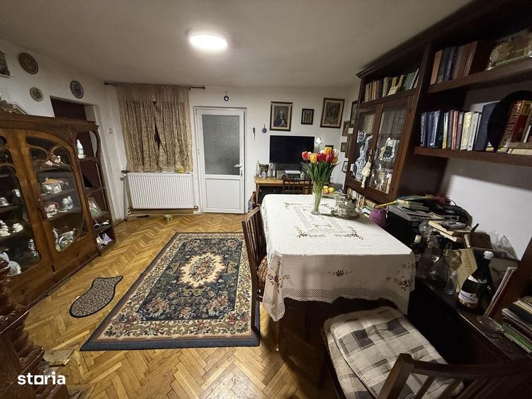 Casă cu 4 camere în Central