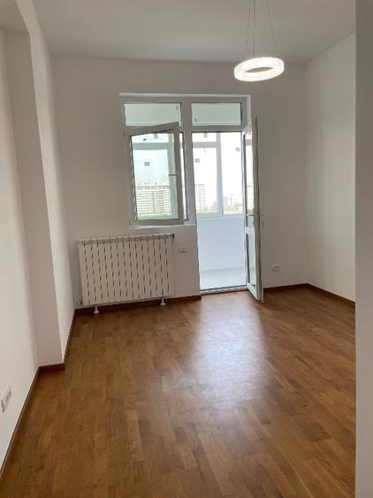 Apartament cu 5 camere decomandat în Parcul Carol