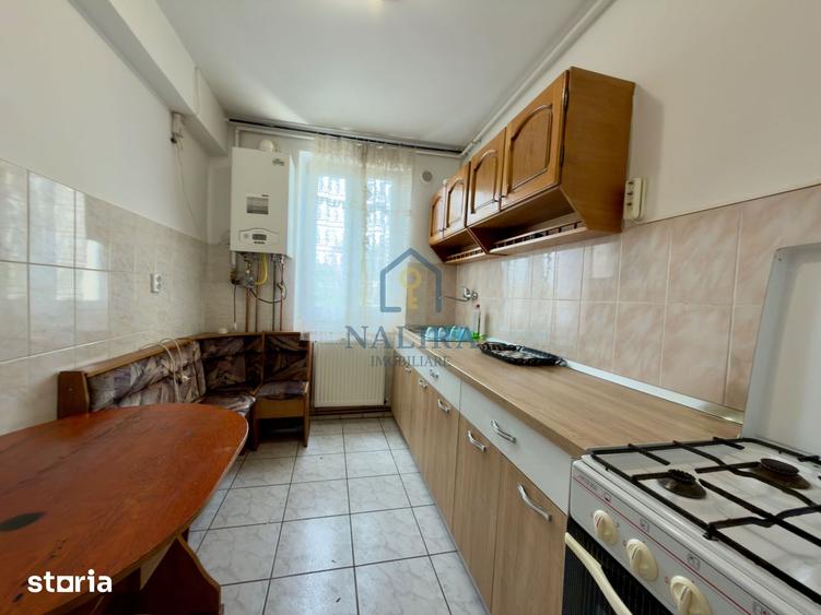 Apartament cu 2 camere semidecomandat în Traian