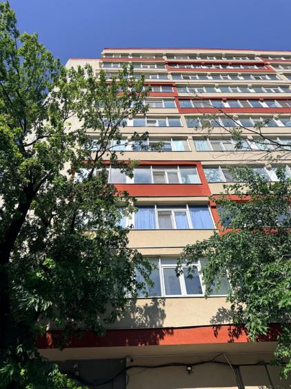 Apartament cu 3 camere decomandat în Giurgiului