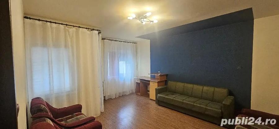 Apartament cu 3 camere decomandat în 1 Mai