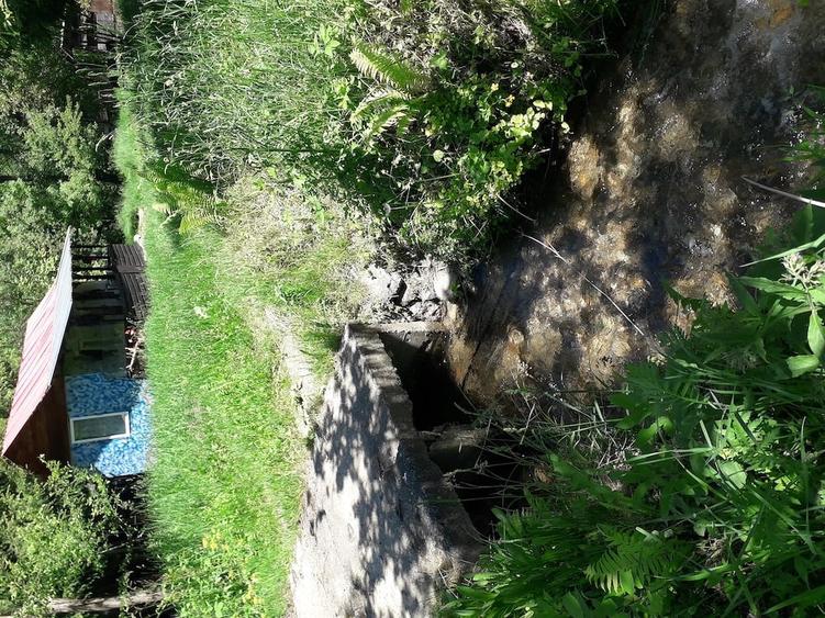 Teren de 840 mp, în Petros