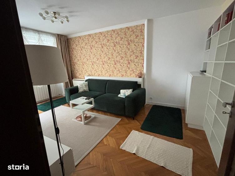 Apartament cu 3 camere decomandat în Tineretului