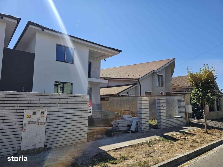 Casă cu 4 camere în Oncea
