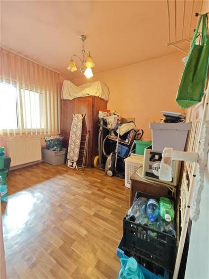 Apartament cu 4 camere decomandat în Aurel Vlaicu