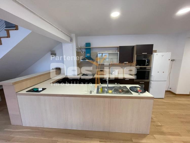 Apartament cu 5 camere decomandat, mobilat în Domenii