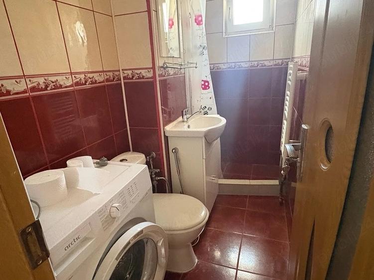 Apartament cu 2 camere nedecomandat în Vasile Aaron