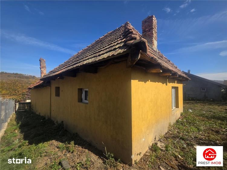 Casă cu 2 camere cu Teren 400 Mp în Ceuaș