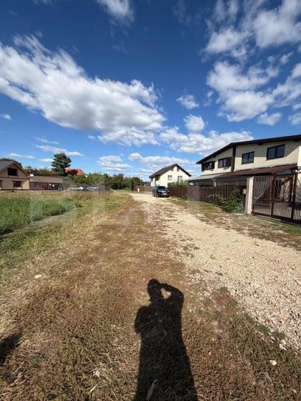 Teren Construcții intravilan de 3300 mp, în Stupini