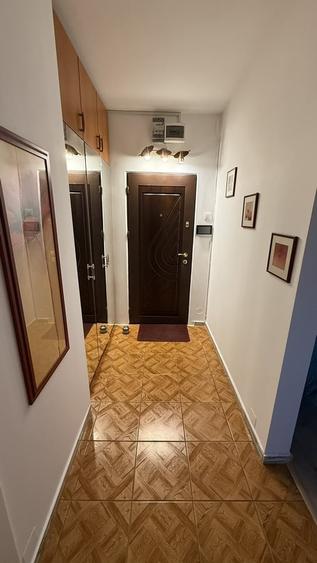 Apartament cu 2 camere semidecomandat în 1 Mai