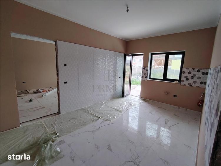 Casă cu 5 camere cu Teren 350 Mp în Moșnița Nouă