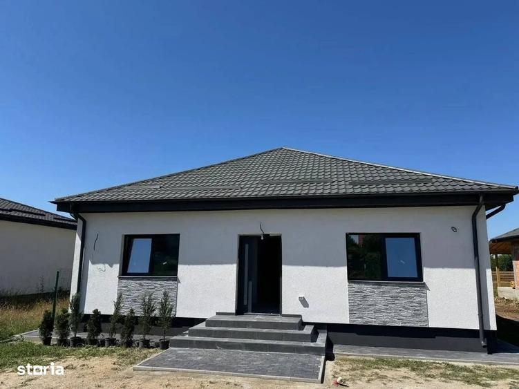Casă cu 4 camere în Crevedia