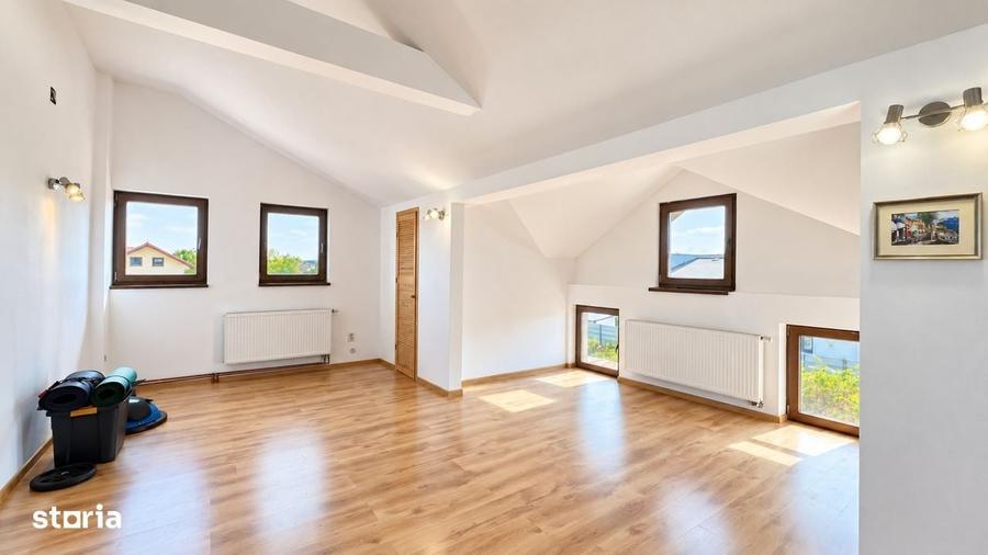 Casă cu 4 camere în Odăile