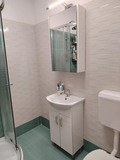 Apartament cu 3 camere decomandat în Runcu