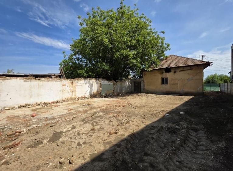 Casă individuală cu 3 camere cu Canalizare în Podari