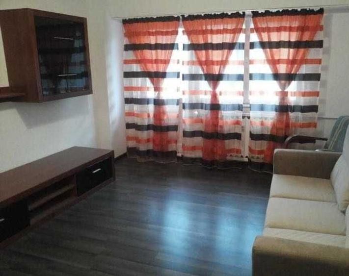 Garsonieră decomandată în Tei