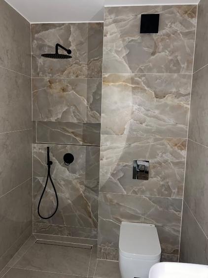 Apartament cu 3 camere semidecomandat în Florești