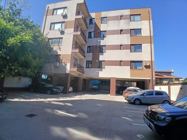 Apartament cu 2 camere decomandat în Km 5