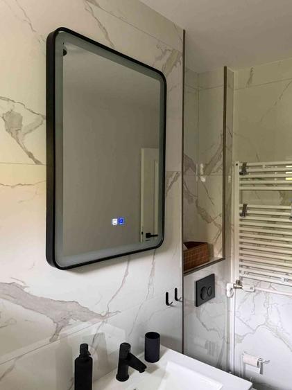Apartament cu 3 camere semidecomandat în Titan