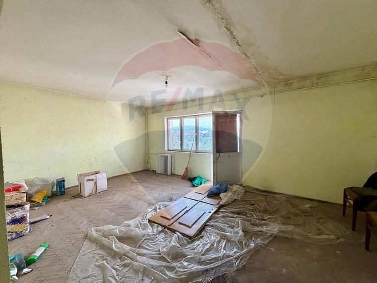 Apartament cu 3 camere de vânzare în zona Brailei - 3