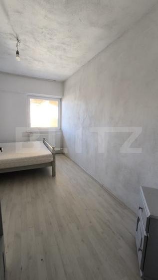 Apartament cu 4 camere decomandat în Burdujeni