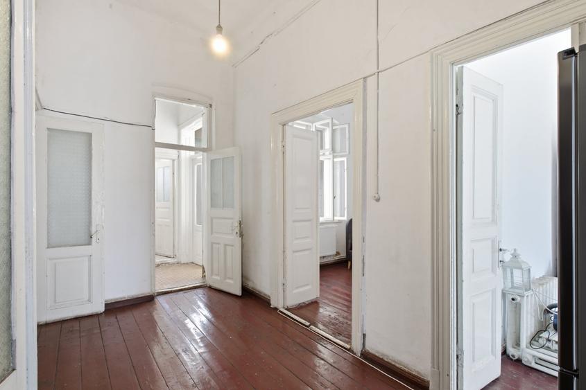 Apartament cu 5 camere decomandat în Ultracentral