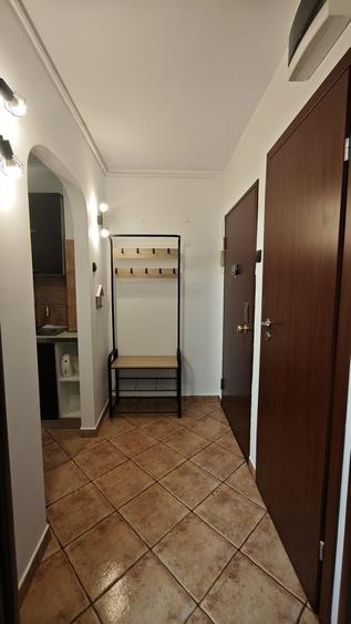 Apartament cu 3 camere decomandat în Titan