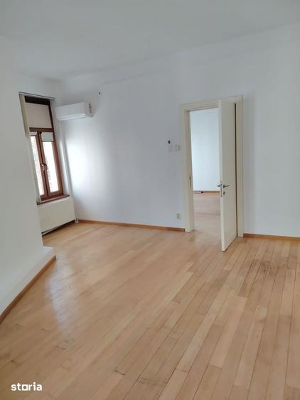 Apartament cu 6 camere decomandat în Cișmigiu